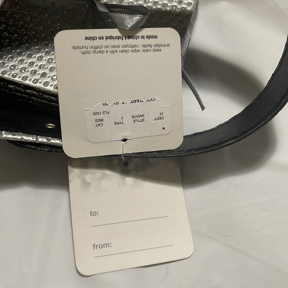 Faux leather silver wine carrier with set of 4 matching coasters - Picture 6 of 6